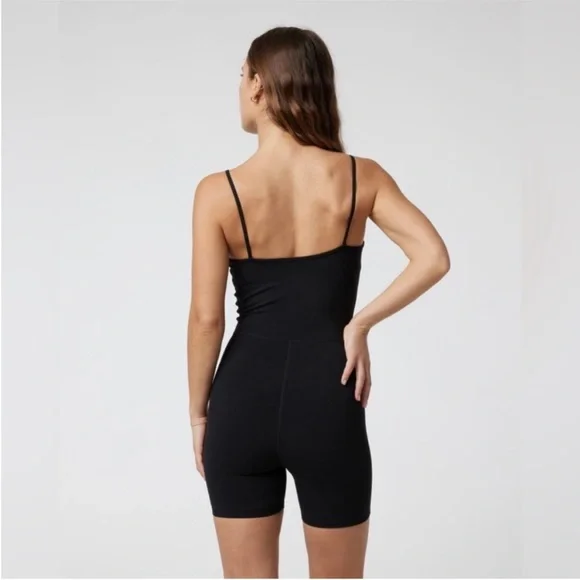 Vuori AlITheFeels Onesie in Black - Picture 6 of 10